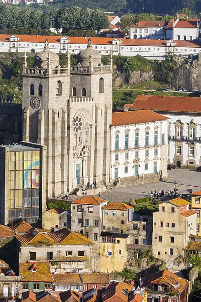 Portugal, Douro Litoral, Porto. The view of Se Cathedral and the UNESCO World Heritage
