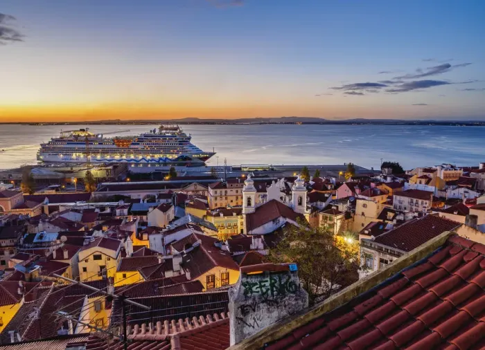 Framed Print : Portugal, Lisbon, Miradouro das Portas do Sol, Twilight view over Alfama Neighbourhood Framed Print : Portugal, Lisbon, Miradouro das Portas do Sol, Twilight view over Alfama Neighbourhood