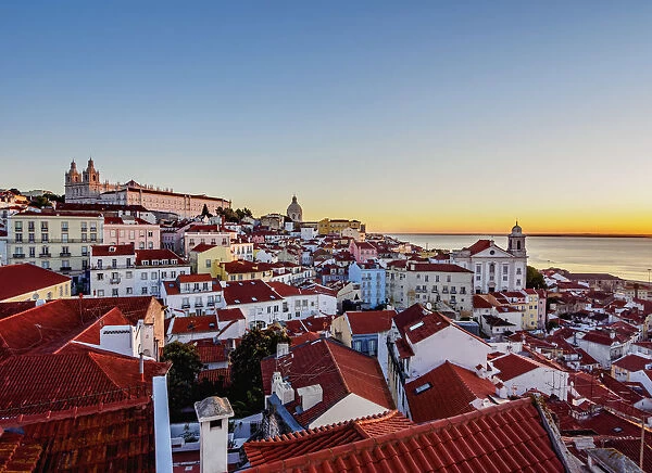 Portugal, Lisbon, Miradouro das Portas do Sol, View over Alfama Neighbourhood at sunrise