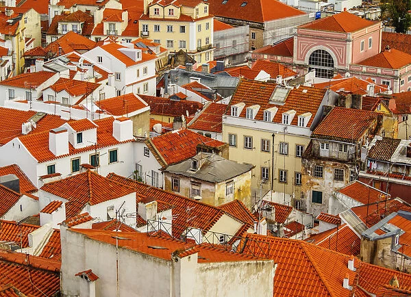 Portugal, Lisbon, Miradouro das Portas do Sol, View of the Alfama rooftops