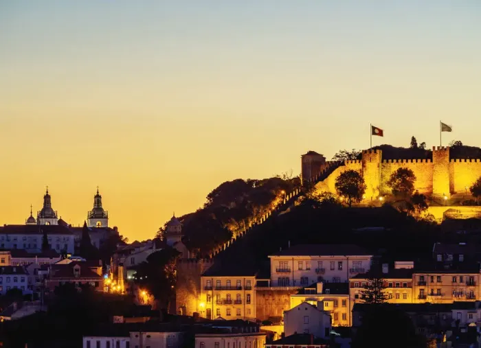 Framed Print : Portugal, Lisbon, Miradouro de Sao Pedro de Alcantara, Twilight view towards the Sao Framed Print : Portugal, Lisbon, Miradouro de Sao Pedro de Alcantara, Twilight view towards the Sao