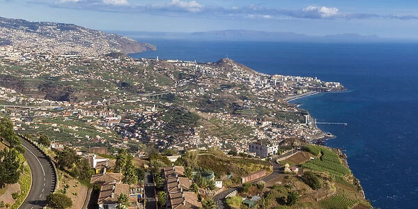 Portugal, Madeira, Funchal, View towards Funchal from Cabo Girao cliff top
