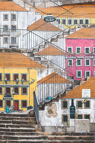 Portugal, Norte region, Porto (Oporto). Street art in Villa Nova de Gaia