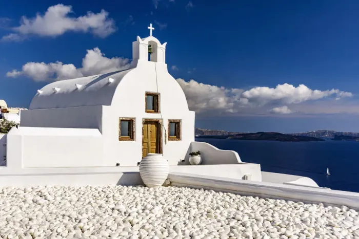 Framed Print : Pretty white church in Oia, Santorini, South Aegean, Greece Framed Print : Pretty white church in Oia, Santorini, South Aegean, Greece
