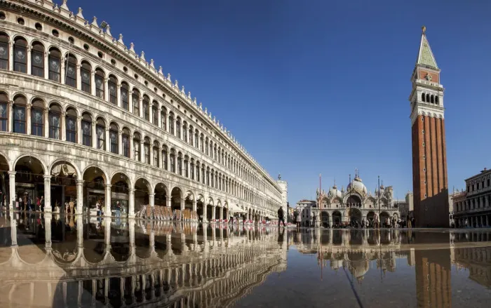 Framed Print : The Procuratie Vecchie Reflected in High Water (Acqua alta) of St. Marks Square