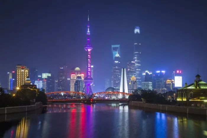 Framed Print : Pudong skyline across the Suzhou Creek and Waibaidu bridge, Shanghai, China Framed Print : Pudong skyline across the Suzhou Creek and Waibaidu bridge, Shanghai, China