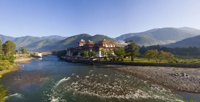 Framed Print : Punakha Dzong at the convergence of two rivers Mo Chhu and Pho Chhu, Punakha, Bhutan Framed Print : Punakha Dzong at the convergence of two rivers Mo Chhu and Pho Chhu, Punakha, Bhutan