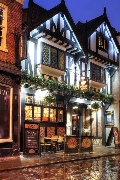 Punch bowl pub, York, Stonegate street, North Yorkshire, England, UK