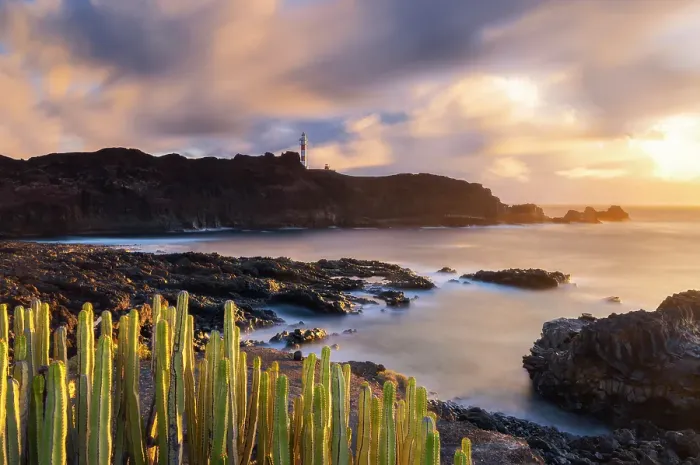 Framed Print : Punta Teno lighthouse during sunset, Buenavista del Norte, Santa Cruz de Tenerife, Tenerife, Canary Islands, Spain