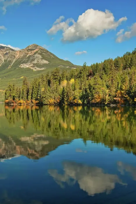 Framed Print : Pyramid Lake, Jasper National Park, Alberta, Canada Framed Print : Pyramid Lake, Jasper National Park, Alberta, Canada
