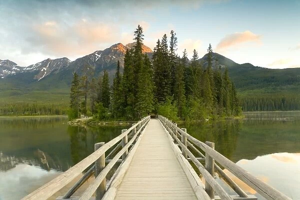 Pyramid Lake, Jasper National park, Alberta, Rockies, Canada