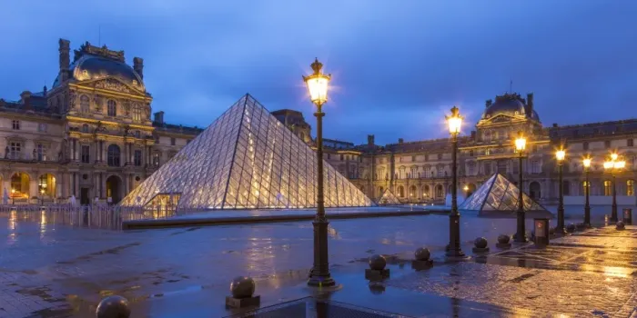 Framed Print : Pyramide du Louvre, Le Louvre, Paris, France Framed Print : Pyramide du Louvre, Le Louvre, Paris, France