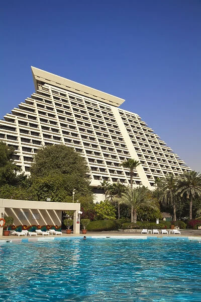 Qatar, Doha, West Bay, Swimming pool at Sheraton Doha Resort & Convention Hotel