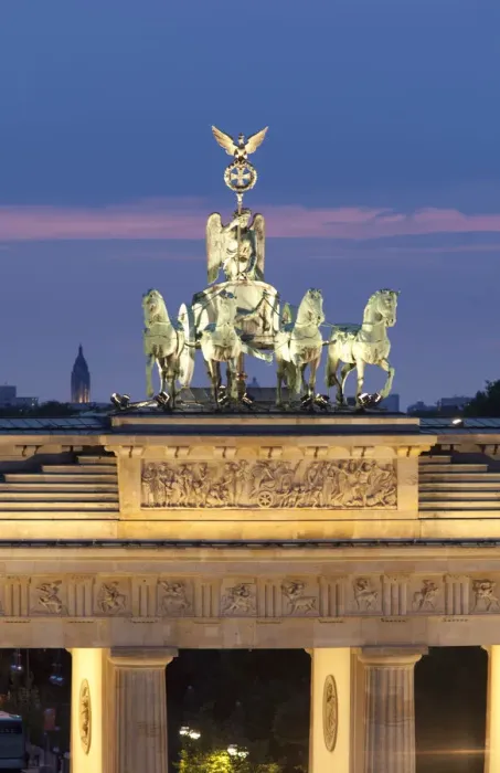 Framed Print : Quadriga statue on top of the Brandenburg Gate, Berlin, Germany Framed Print : Quadriga statue on top of the Brandenburg Gate, Berlin, Germany