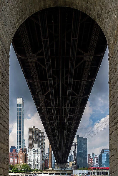Queensboro Bridge, Roosevelt Island, New York, USA