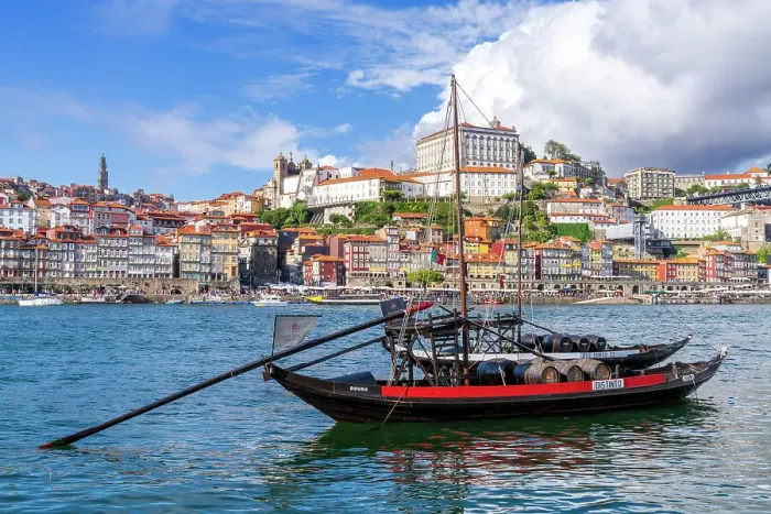Framed Print : Rabelo Fishing Boats with Wine Barrels, Douro River, Ribeira, from Vila Nova de Gaia Porto (Oporto), Portugal