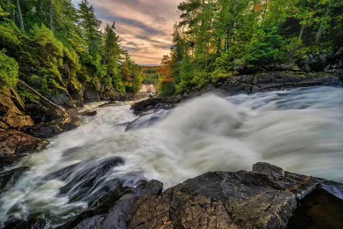 Framed Print : Ragged Falls on the Oxtongue River, Muskoka, Ontario, Canada Framed Print : Ragged Falls on the Oxtongue River, Muskoka, Ontario, Canada