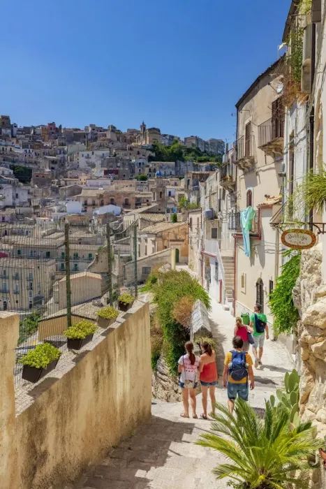 Framed Print : Ragusa Ibla, Sicily. People walking along the streets of the old town