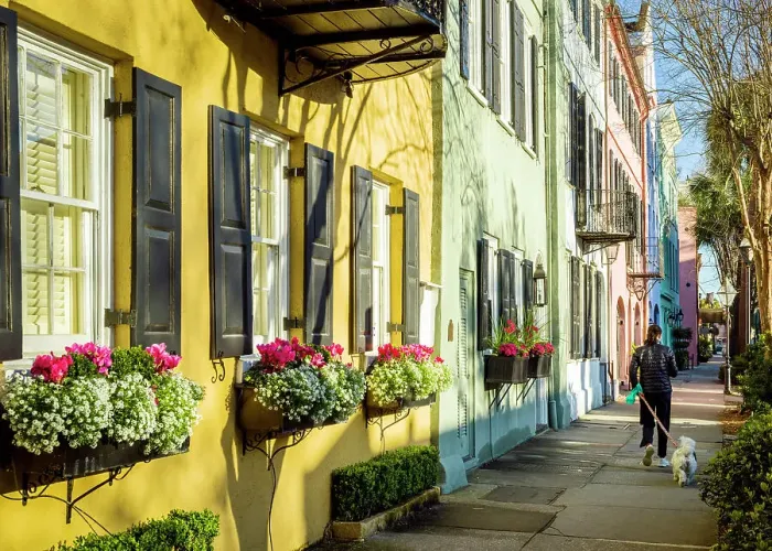 Framed Print : Rainbow Row, East Bay Street, Historic colorful Homes Charleston, South Carolina, USA Framed Print : Rainbow Row, East Bay Street, Historic colorful Homes Charleston, South Carolina, USA