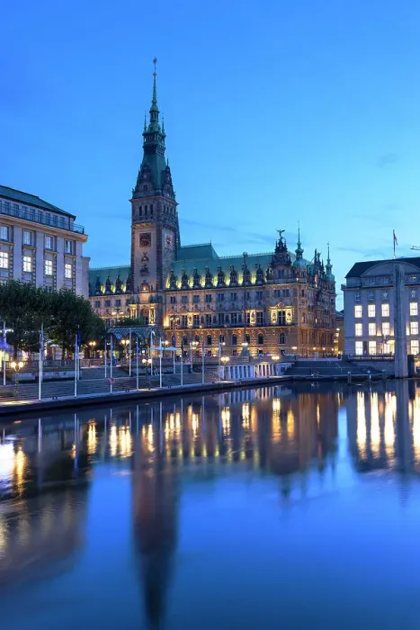 Framed Print : Rathaus (Town Hall) at dusk, Hamburg, Germany Framed Print : Rathaus (Town Hall) at dusk, Hamburg, Germany
