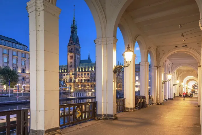 Framed Print : Rathaus (Town Hall) at dusk, Hamburg, Germany Framed Print : Rathaus (Town Hall) at dusk, Hamburg, Germany