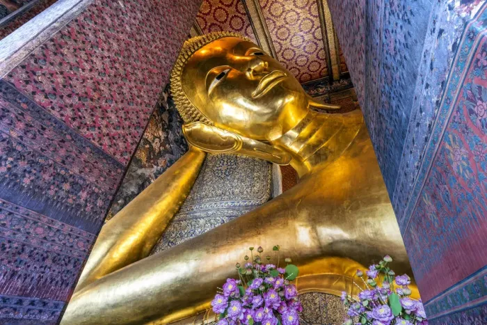 Framed Print : Reclining Buddha golden statue, Wat Pho, Bangkok, Thailand