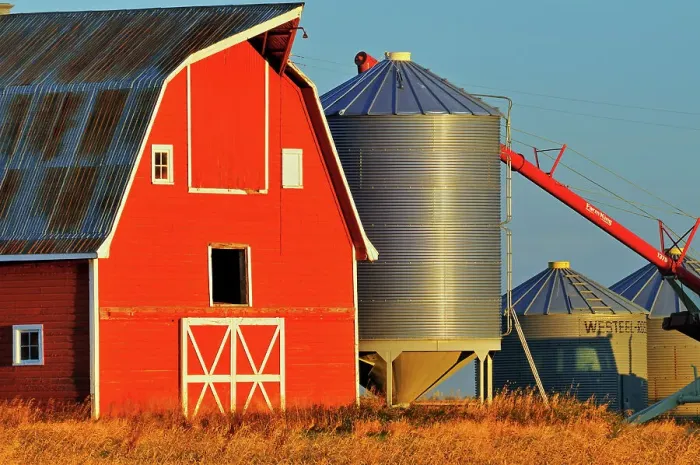 Framed Print : Red barn, grain bins and auger at sunrise near Moose Jaw, Saskatchewan, Canada Framed Print : Red barn, grain bins and auger at sunrise near Moose Jaw, Saskatchewan, Canada