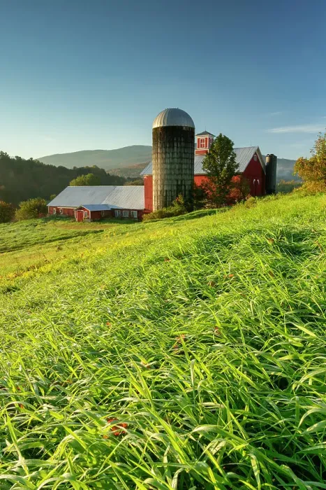 Framed Print : Red Barn in Green Mountains, Vermont, New England, USA Framed Print : Red Barn in Green Mountains, Vermont, New England, USA