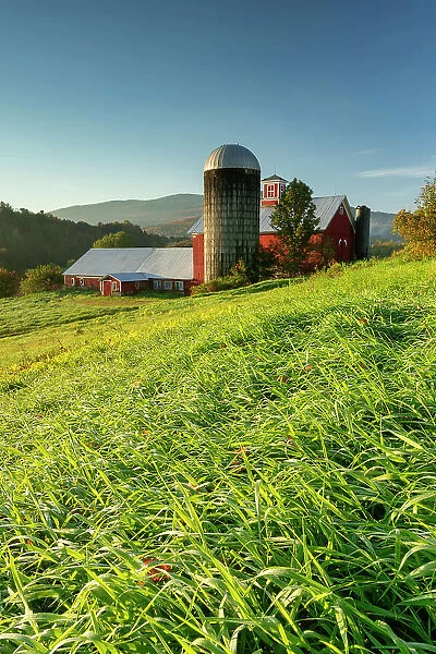 Red Barn in Green Mountains, Vermont, New England, USA