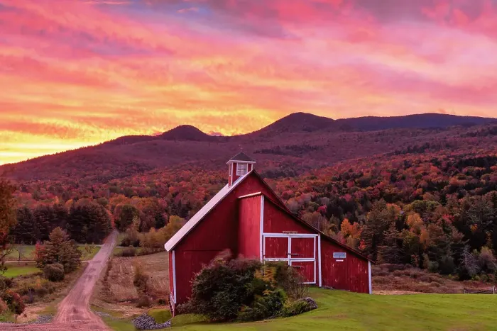 Framed Print : Red Barn at Sunrise in Autumn, Stowe, Vermont, New England, USA Framed Print : Red Barn at Sunrise in Autumn, Stowe, Vermont, New England, USA
