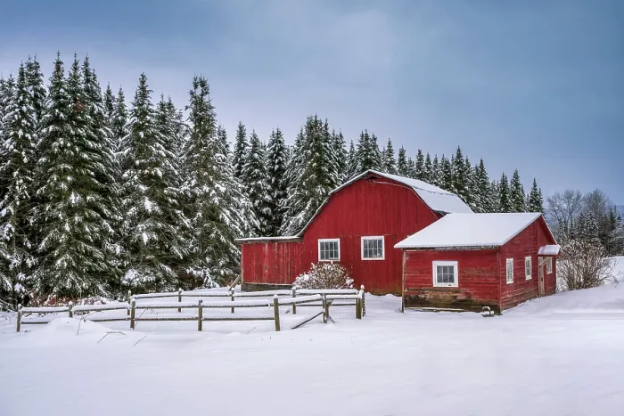 Framed Print : Red barn in winter, Green Mountains, Morristown, Vermont, USA Framed Print : Red barn in winter, Green Mountains, Morristown, Vermont, USA