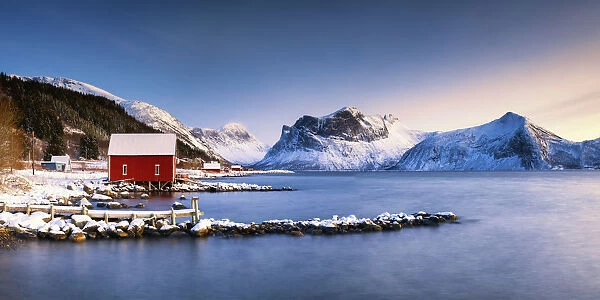Red Boat Huts & Bergsbotn Fjord, Skaland, Senja, Norway