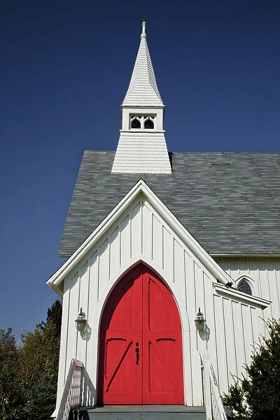 Red Church Door, Lancaster, New Hampshire, USA