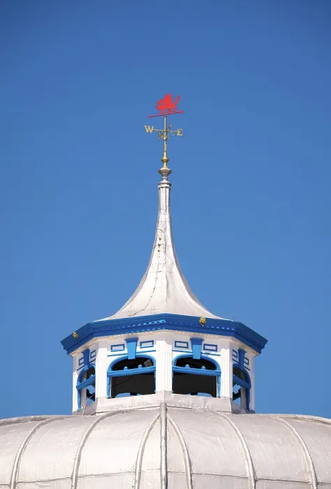 Framed Print : A red dragon weather vane on the top of Pier Pavilion on Llandudno Pier, the longest pier in Wales, Llandudno, Conwy, Wales