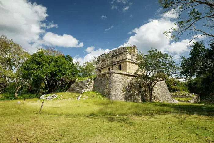 Framed Print : Red House (Casa Roja), Chichen Itza, Yucatan, Mexico Framed Print : Red House (Casa Roja), Chichen Itza, Yucatan, Mexico
