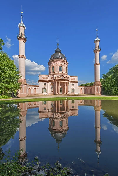 Red mosque at the garden of Schwetzingen castle, Schwetzingen, Baden-WAorttemberg