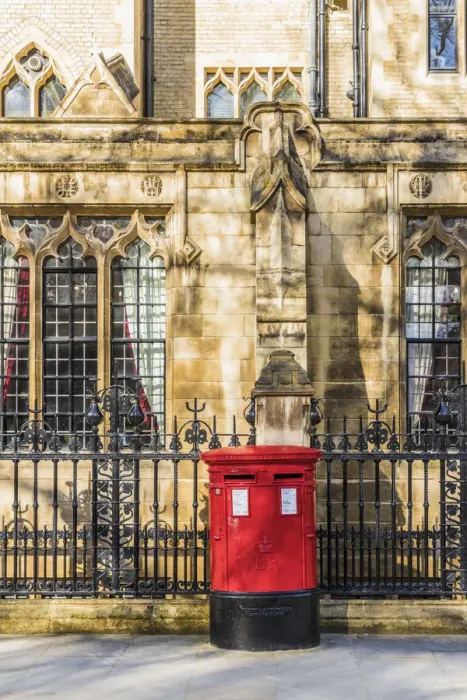 Framed Print : Red post box, Westminster, London, England Framed Print : Red post box, Westminster, London, England