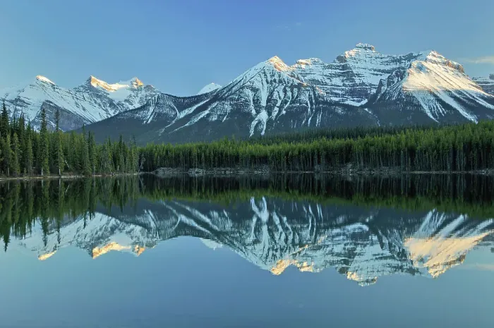Framed Print : Reflection of Herbert Lake and the Bow Mountain Range, Banff National Park, Alberta, Canada Framed Print : Reflection of Herbert Lake and the Bow Mountain Range, Banff National Park, Alberta, Canada