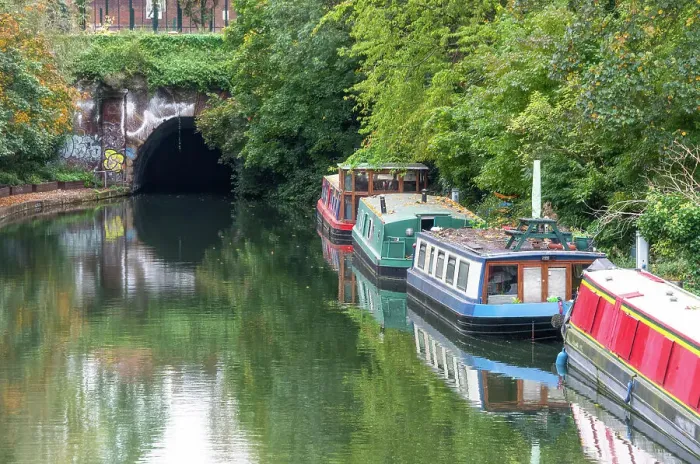 Framed Print : Regents Canal, London, England
