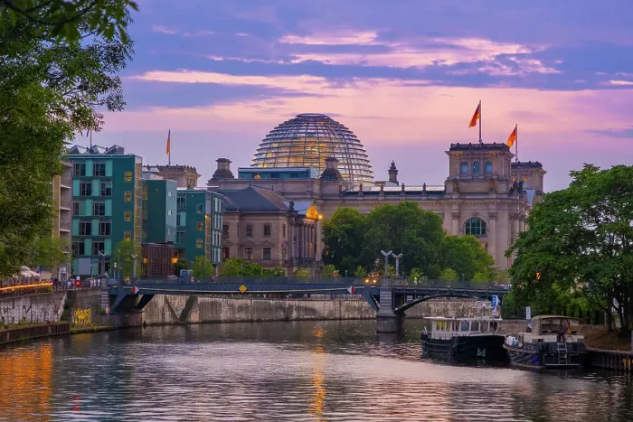 Framed Print : Reichstag, River Spree, Berlin, Germany