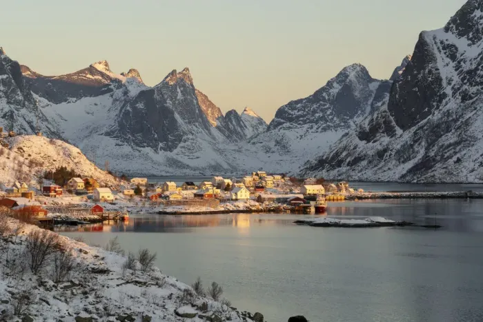 Framed Print : Reine fjord and its harbour in the winter morning light