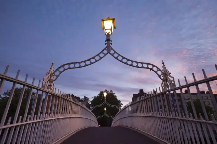 Framed Print : Republic of Ireland, Dublin, Halfpenny Bridge Framed Print : Republic of Ireland, Dublin, Halfpenny Bridge