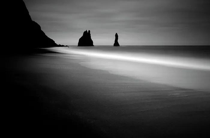 Framed Print : The Reynisdrangar rock stacks, from Reynisfjara black sand beach, near Vik y Myrdal, South Iceland Framed Print : The Reynisdrangar rock stacks, from Reynisfjara black sand beach, near Vik y Myrdal, South Iceland