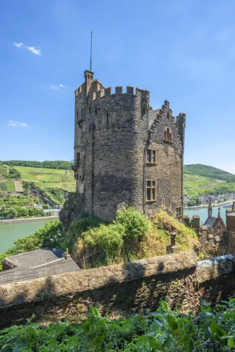 Framed Print : Rheinsteincastle with river Rhein near Bingen, Rhine valley, Rhineland-Palatinate Framed Print : Rheinsteincastle with river Rhein near Bingen, Rhine valley, Rhineland-Palatinate