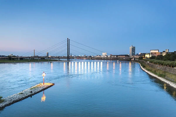 Rhine, Düsseldorf, North Rhine Westphalia, Germany