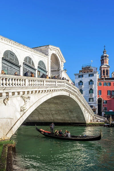 Rialto Bridge (Ponte di Rialto), Venice, Veneto, Italy