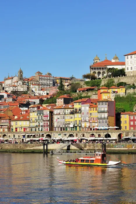 Framed Print : Ribeira district, facing the Douro river, a Unesco World Heritage Site. Oporto, Portugal Framed Print : Ribeira district, facing the Douro river, a Unesco World Heritage Site. Oporto, Portugal