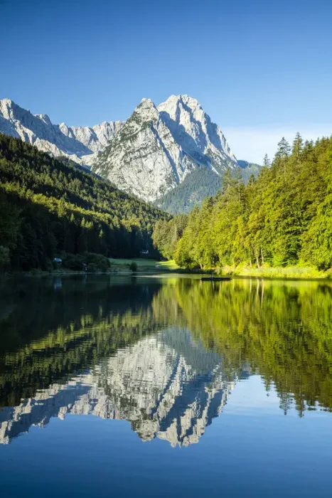 Framed Print : Riessersee lake with Zugspitze mountain reflections, Garmisch Partenkirchen, Bayern Framed Print : Riessersee lake with Zugspitze mountain reflections, Garmisch Partenkirchen, Bayern
