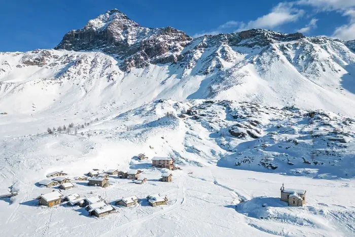 Framed Print : Rifugio Cristina and Pizzo Scalino in winter. Lanzada, Valmalenco, Valtellina, Sondrio district, Lombardy, Italy, Europe Framed Print : Rifugio Cristina and Pizzo Scalino in winter. Lanzada, Valmalenco, Valtellina, Sondrio district, Lombardy, Italy, Europe