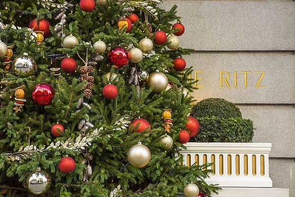 The Ritz hotel at Christmas, Piccadilly, Green Park, London, England, UK